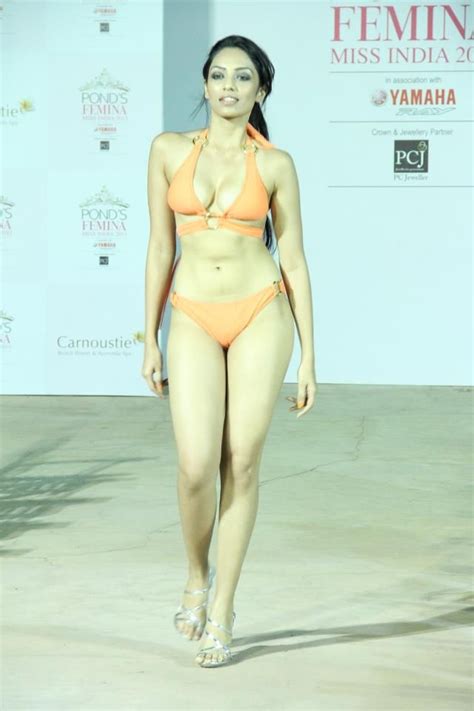 Hot Sexy New Sobhita Dhulipala Bikini Pics