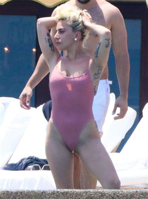 Lady Gaga Pussy Slip