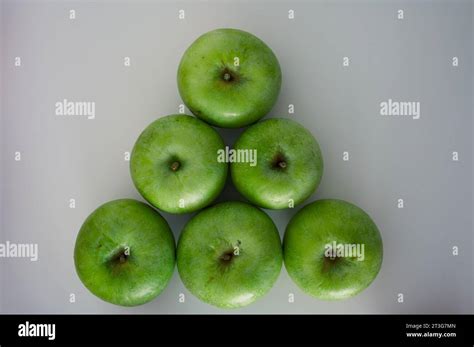 Piramide de fruta Fotos und Bildmaterial in hoher Auflösung Alamy