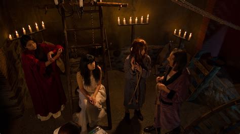 Streaming fans wonder what justine actually does behind the scenes 4