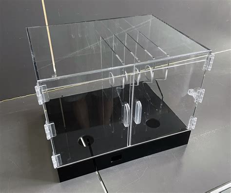 Vitríny, vitríny na modely, výstavní vitríny - PLEXIPLAST s.r.o.