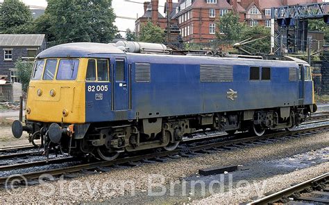 Steven Brindley One Of The Rarer Class 82 Ac Locomotives 82005 Poses At The South End Of The