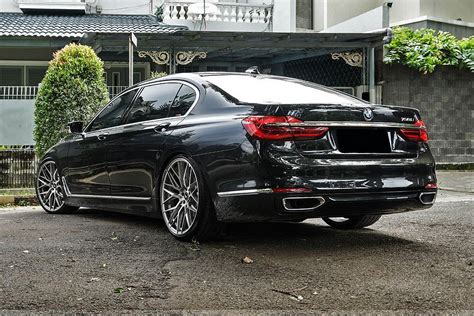 Permaisuri | classy G12 on Vörsteiner wheels