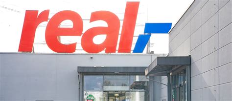 real schließt sieben Filialen