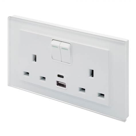 Retrotouch Crystal White Plain Glass 13a Dp Double Switched Socket With Dual Usb Outlet Ukes