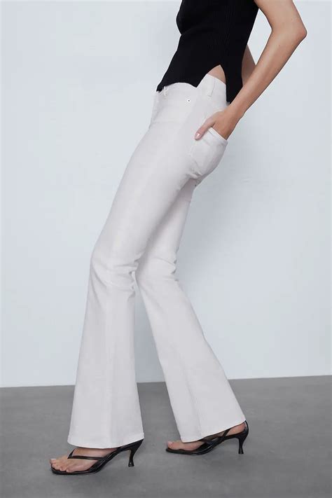 Pantalón Blanco De Campana Zara 2995 € Moda El Mundo