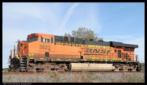 Solve Bnsf At Kcs Yard Jigsaw Puzzle Online With Pieces