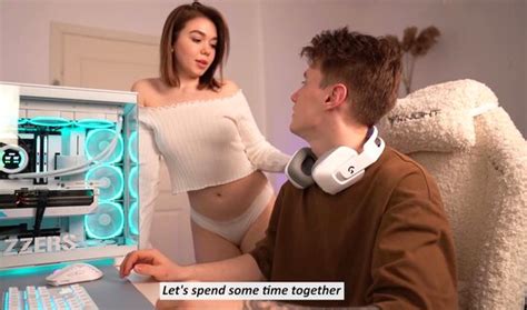 Russian Bitch Paid In Kind For Computer Repair Free Porn Hd