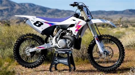 2024 YAMAHA YZ250 TWO-STROKE VIDEO TEST: JARED & TRAVIS MAKE MAGIC ...