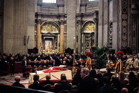 Ostatnie pożegnanie z Benedyktem XVI eKAI