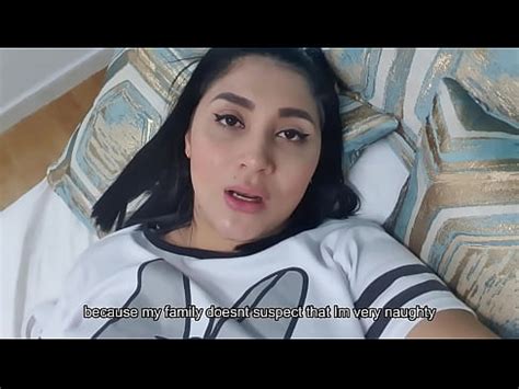 Cachonda Es Atrapada Por Su Abuela Masturbandose Con Su Almohada XVIDEOS