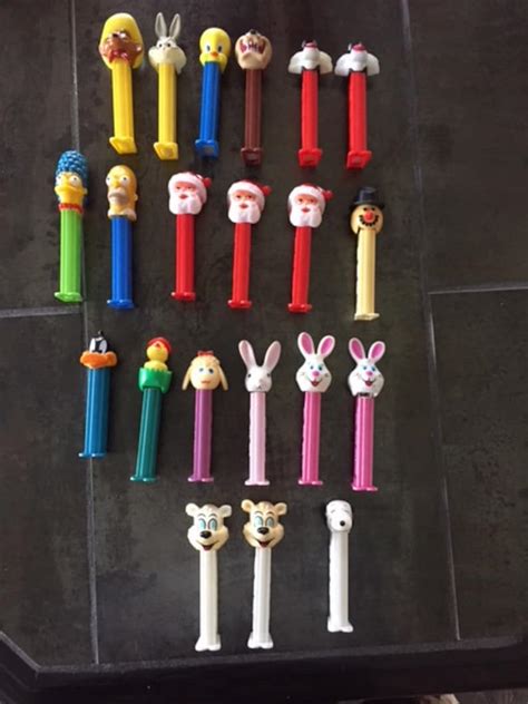 Vintage Pez Dispenser Collection Of 21 Etsy