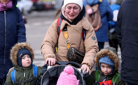 Ukrainian Refugees May Face Humanitarian Crisis Advocates Say Abc News