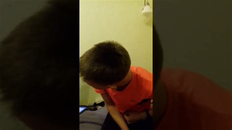 Ванька закидывает ноги за голову - YouTube