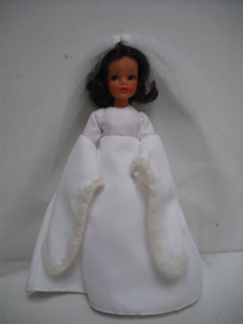 Beautiful Pedigree Trendy Girl Sindy Bride Doll A F 102 4 5 Trendy