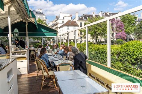 Les Deux Magots café mythique de Saint Germain des Près à Paris