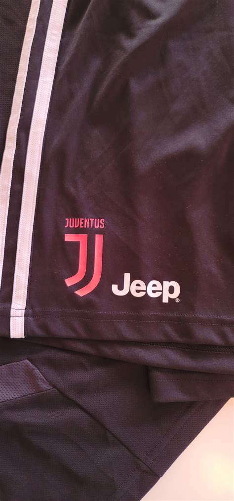 Cristiano Ronaldo's Juventus Training Issued Kit, 2020/21 - CharityStars