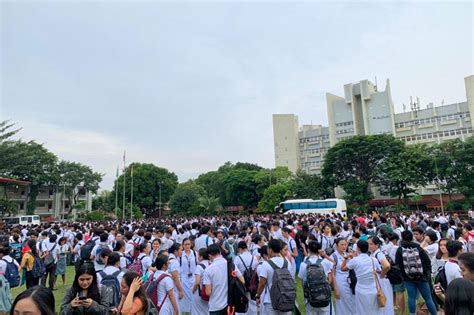 Pamantasan Ng Lungsod Ng Maynila Uniform