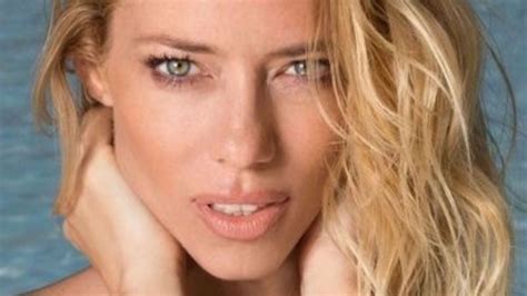 Nicole Neumann Se Recost Boca Abajo Y Dej Ver Lo Bien Que Calza La Bikini En Su Cuerpo Un