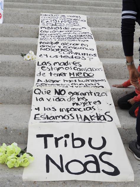 Adornan Plaza Mayor Con Cruces Por Protesta Contra Feminicidios