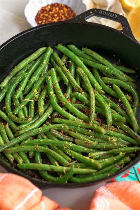 Skillet Green Beans Made With Garlic Lemon And Red Pepper Is The Ideal