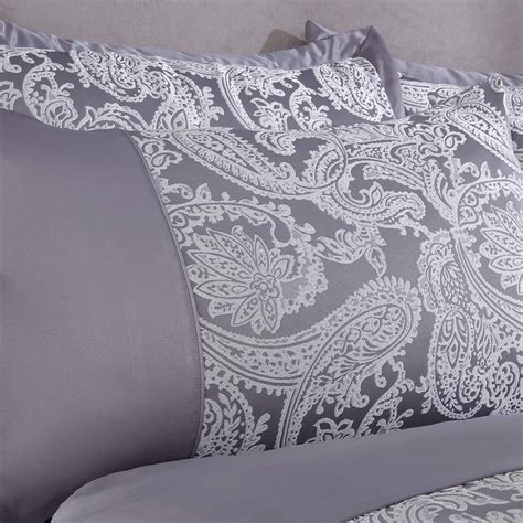 Duchess Jacquard Luxury Bedding Duvet Set Silver