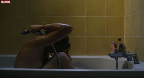 Naked Laetitia Clément in Luna