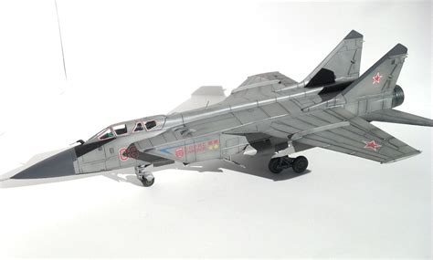 МиГ - 31 — Каропка.ру — стендовые модели, военная миниатюра