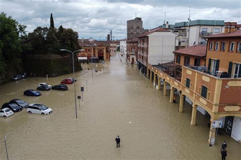 Le Verger De L Italie Sous L Eau Morts Et Des D G Ts Consid Rables