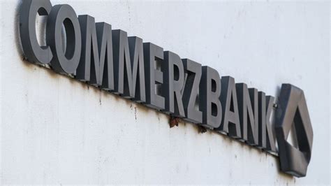 Commerzbank Verdreifacht Gewinn Der Spiegel