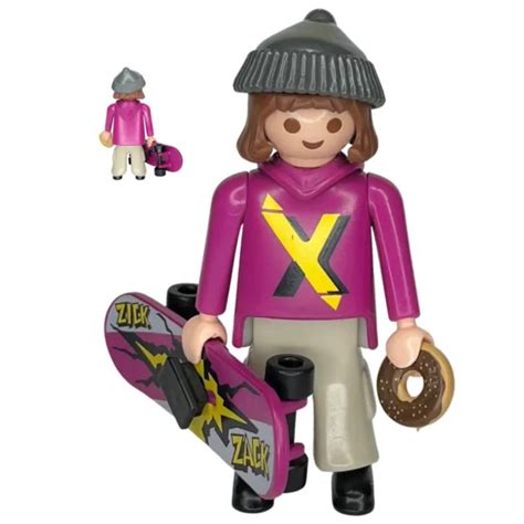 PLAYMOBIL FIGURINE PATINEUSE violette avec scooter garçon EUR 2 99