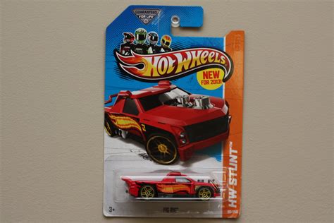 Hot Wheels HW Stunt Fig Rig Red