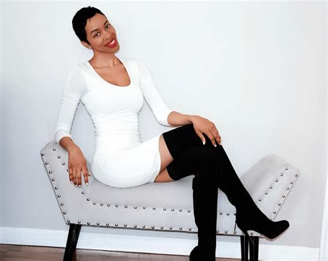 BIO Babe With A Blade