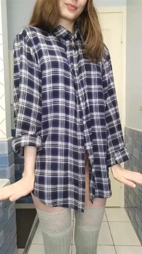 Hey To The Same 5 Guys Who See My Tiny Naked Body Scrolller