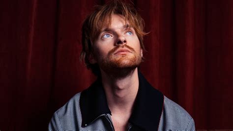 Finneas Lanza Su Canci N Naked Miguel Caamal