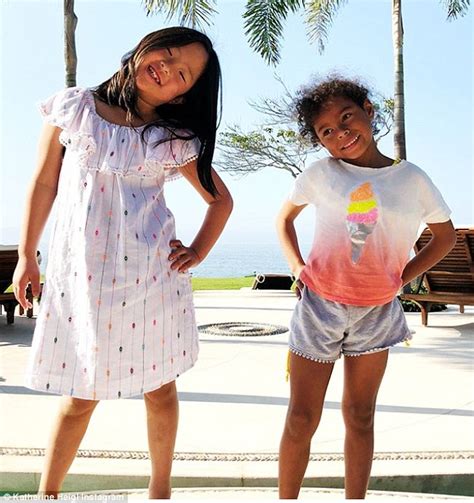 Katherine Heigl Shows Off Her Post Baby Bod In A Sexy Red Bikini Daily Mail Online