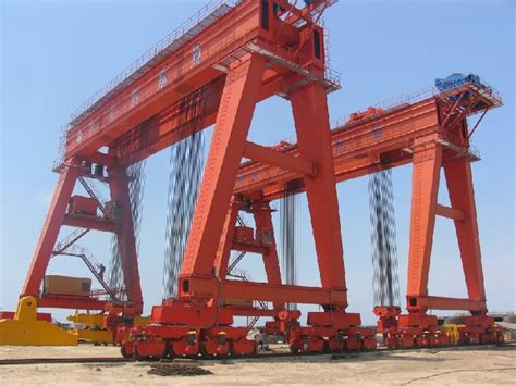 100 Ton Rubber Tyre Bridge Beam Lifting Gantry Crane For High Speed