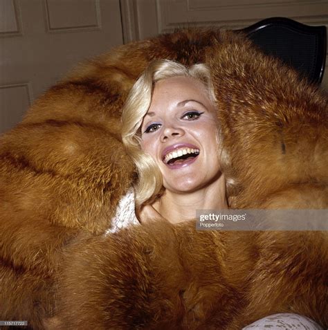 Fur Fourrure 09 Février 2020 Carroll Baker Blonde Bombshell Classic