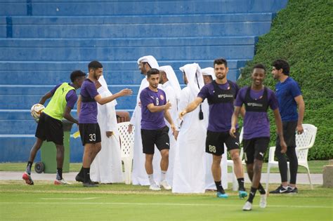 اللواء الدكتور عبدالله المال يتابع تحضيرات الفريق للريان Al Arabi