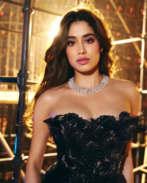 Janhvi Kapoor Hot Pics Sexy Stills Images Gallery