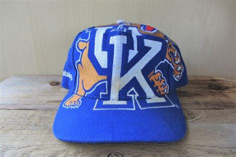 KENTUCKY WILDCATS Original Vintage 90s Big Logo Snapback Hat by The ...