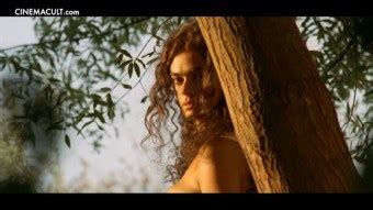 Limbroglio Nel Lenzuolo Nude Scenes Review