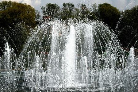 15 Types of Fountains to Class Up Any Home, Garden, or Business - WR