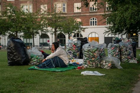 På Islands Brygge begynder soundbokse allerede at buldre klokken 14