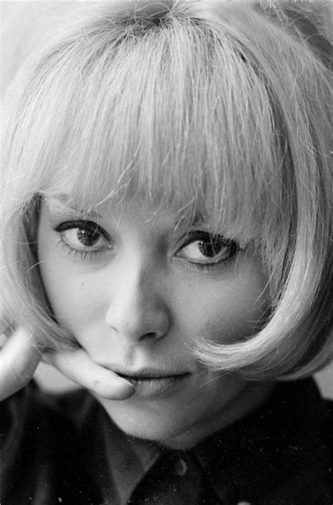 Mireille Darc Actrice française Idées pour portraits Actrices blondes