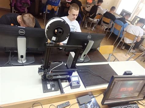 Техничар мултимедија - ЕТШ ,,Мија Станимировић"