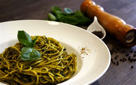 Spaghetti Pesto Pasta Otro Mondo Restaurante Pizzería