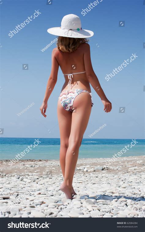 Young Sexy Woman Bikini On Beach 스톡 사진 62084284 Shutterstock