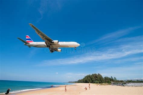 Orientez L Atterrissage D Avion Tha Landais De Voie A Rienne L