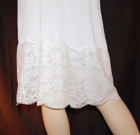 1950s Vanity Fair ~ White Nylon And Thick Lace Full Slip From